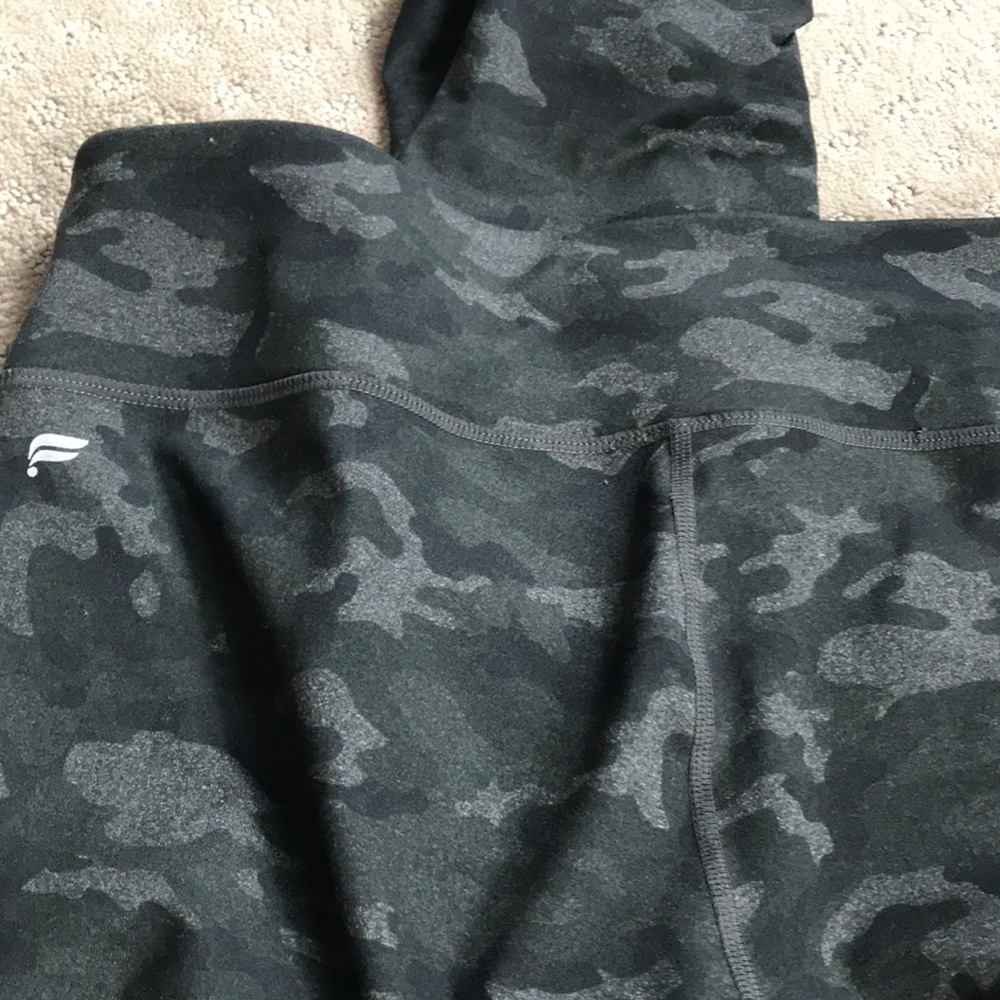 Size medium fabletics camo leggings